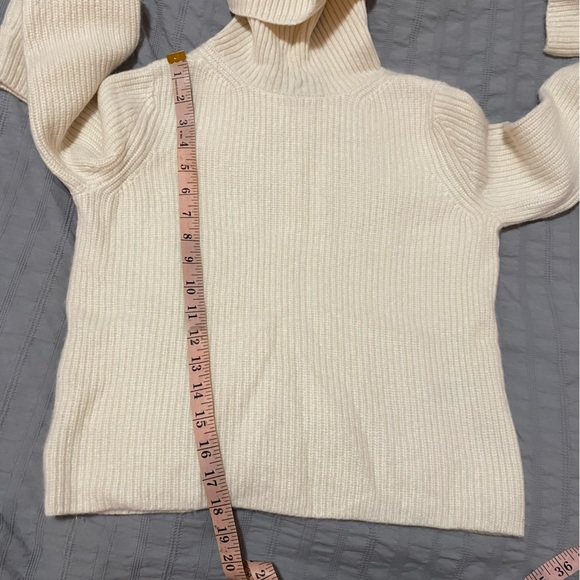 Banana Republic Chiara cashmere turtleneck ribbed knit cream color sweater - Picture 7 of 7